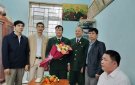 Đại diện lãnh đạo Đảng uỷ, HĐND, UBND, MTTQ và các đoàn thể xã Quang Trung gặp mặt tặng hoa chúc mừng Hội CCB xã nhân dịp kỷ niệm ngày truyền thống 6/12